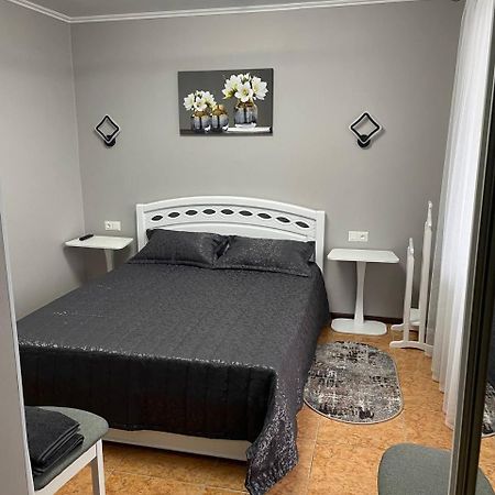 Золотий Лев Hotell Zvenyhorodka Eksteriør bilde