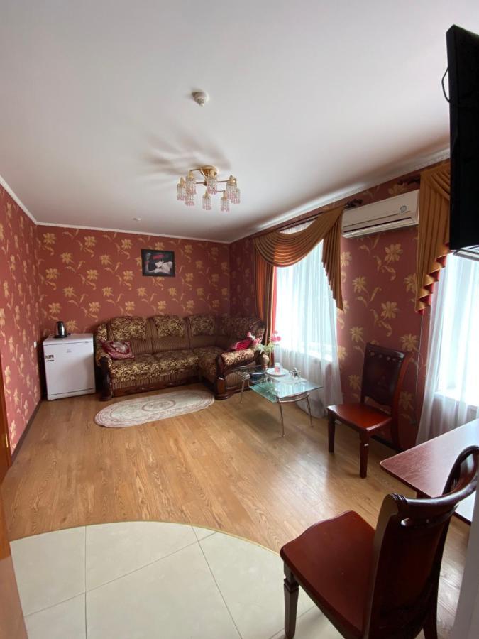 Золотий Лев Hotell Zvenyhorodka Eksteriør bilde