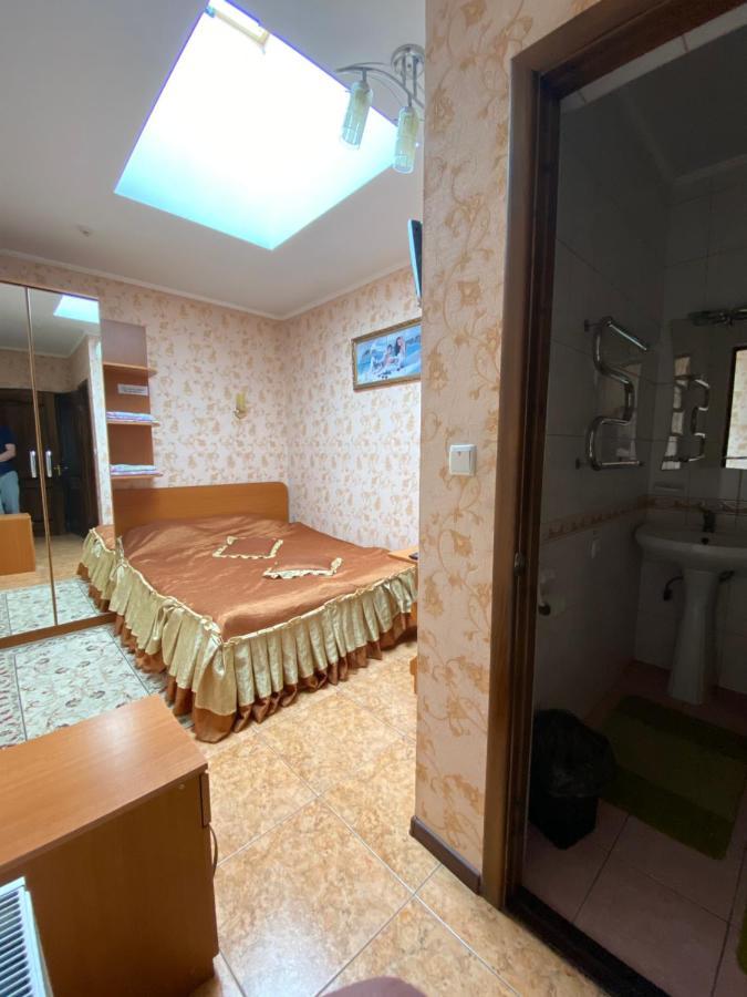 Золотий Лев Hotell Zvenyhorodka Eksteriør bilde